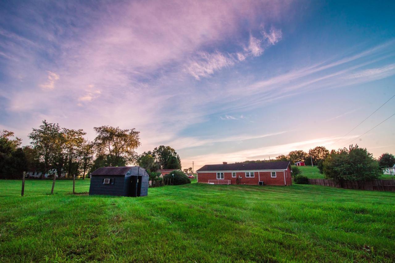 Mount Tabor Ranch Near Vt - King Bed/Fast Wi-Fi Villa แบล็กส์เบิร์ก ภายนอก รูปภาพ